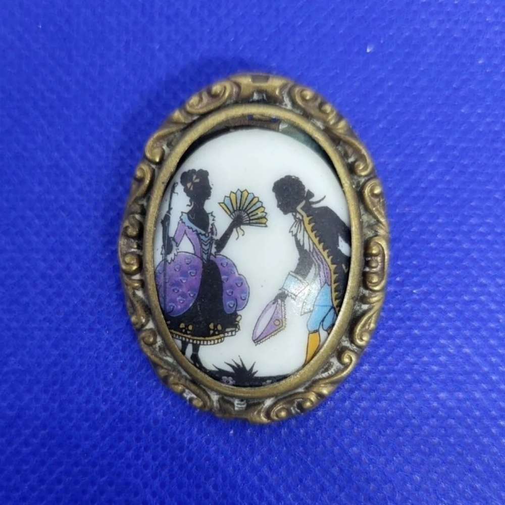 Vintage Victorian Courting Brooch England